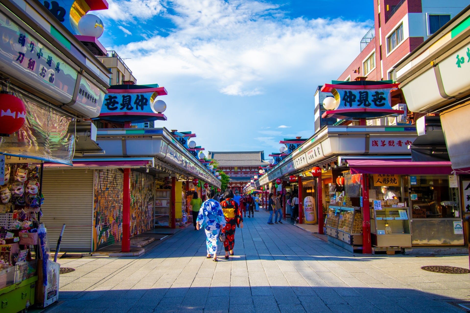 Shopping at Nakamise Street